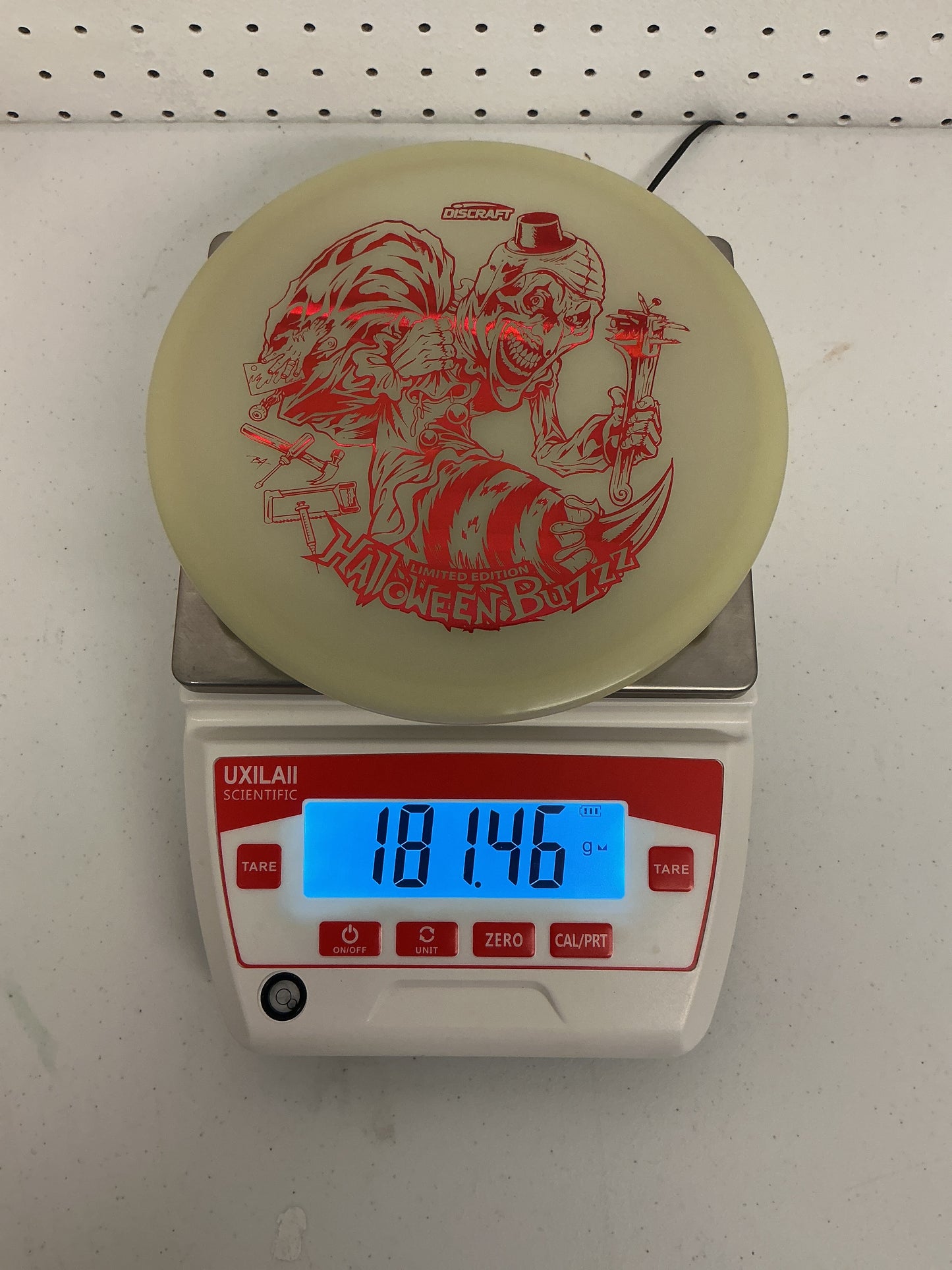 Discraft Mega-Glo Buzzz - 2025 Halloween Special Edition