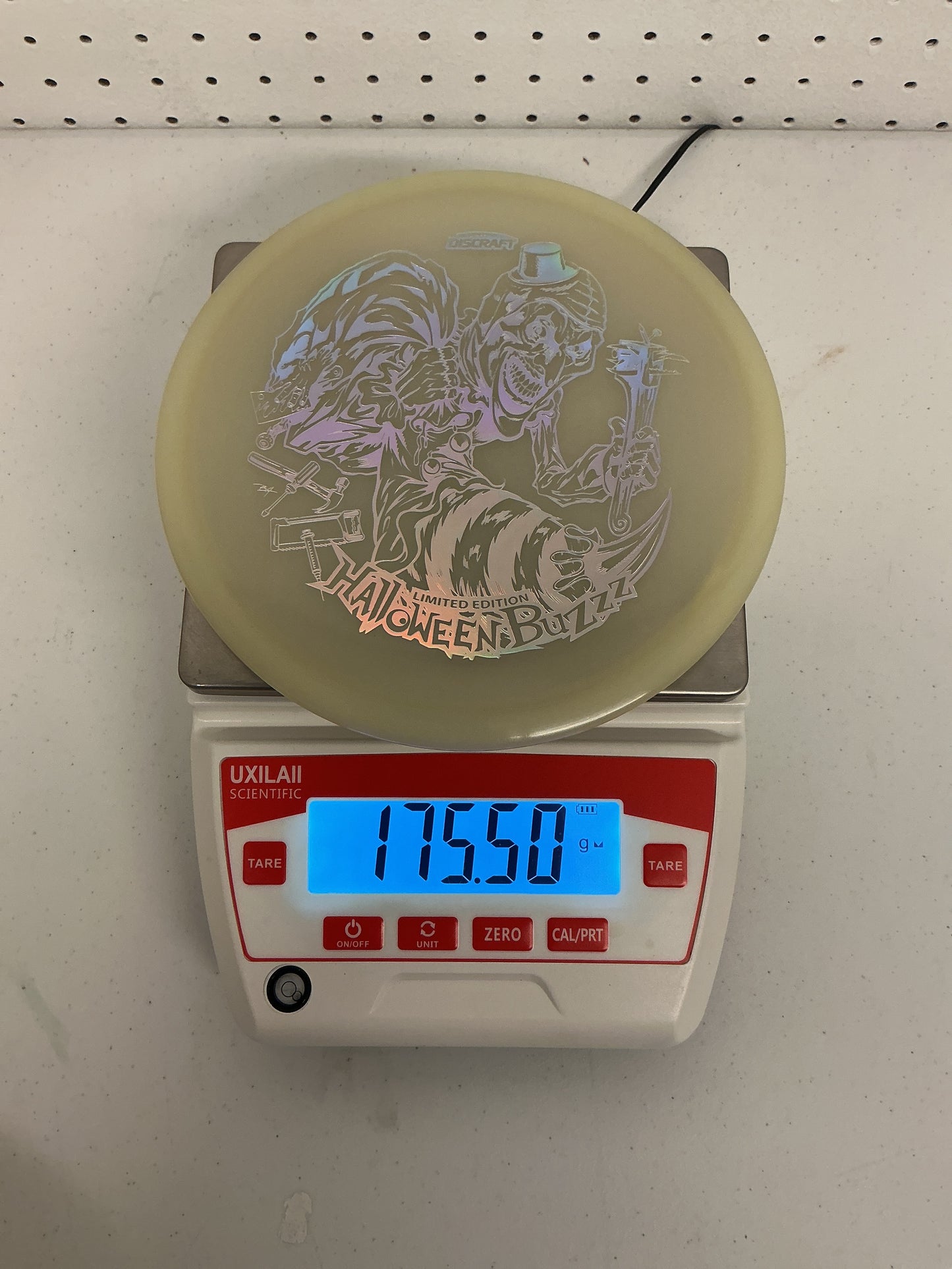 Discraft Mega-Glo Buzzz - 2025 Halloween Special Edition