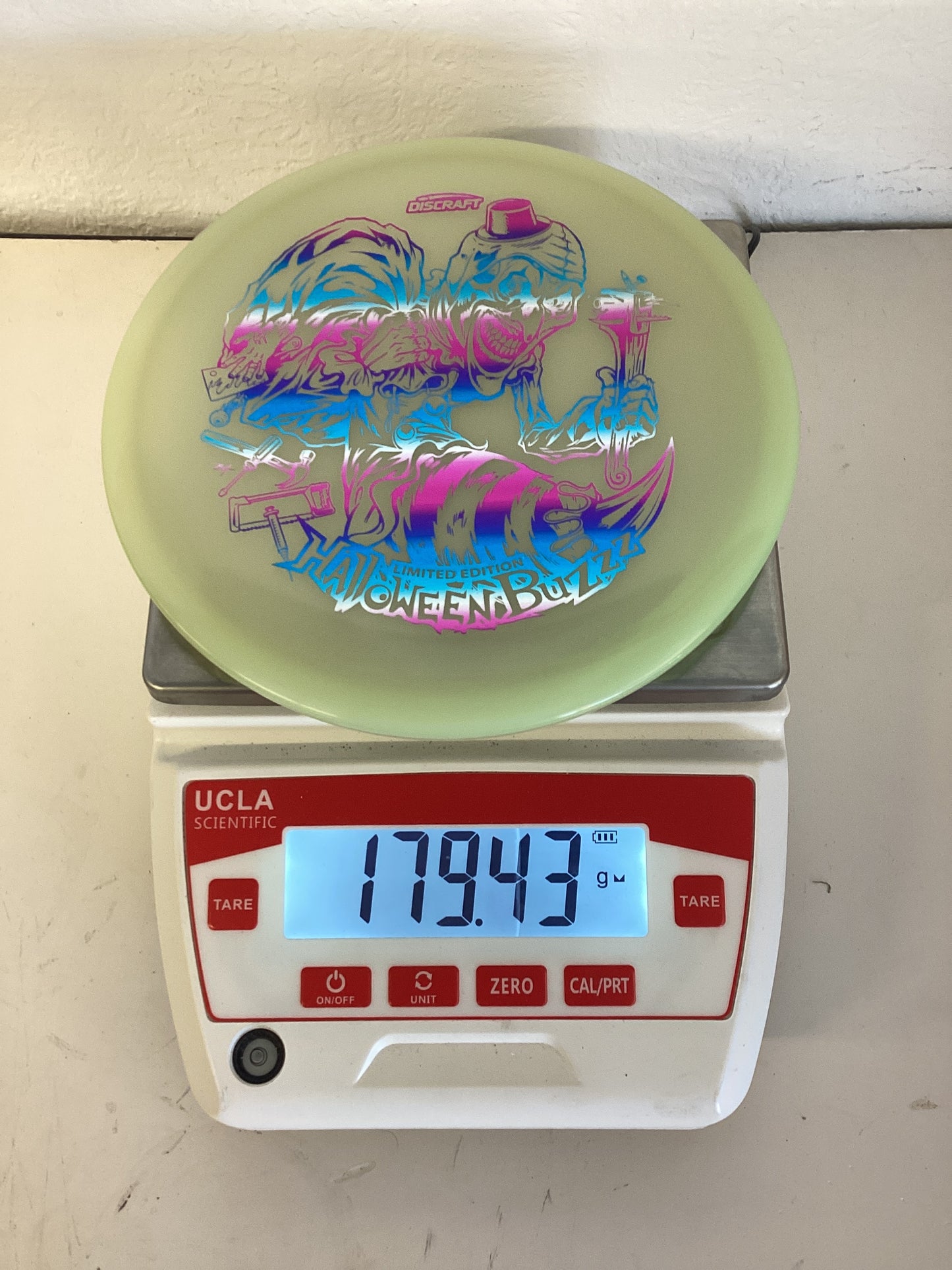 Discraft Mega-Glo Buzzz - 2025 Halloween Special Edition