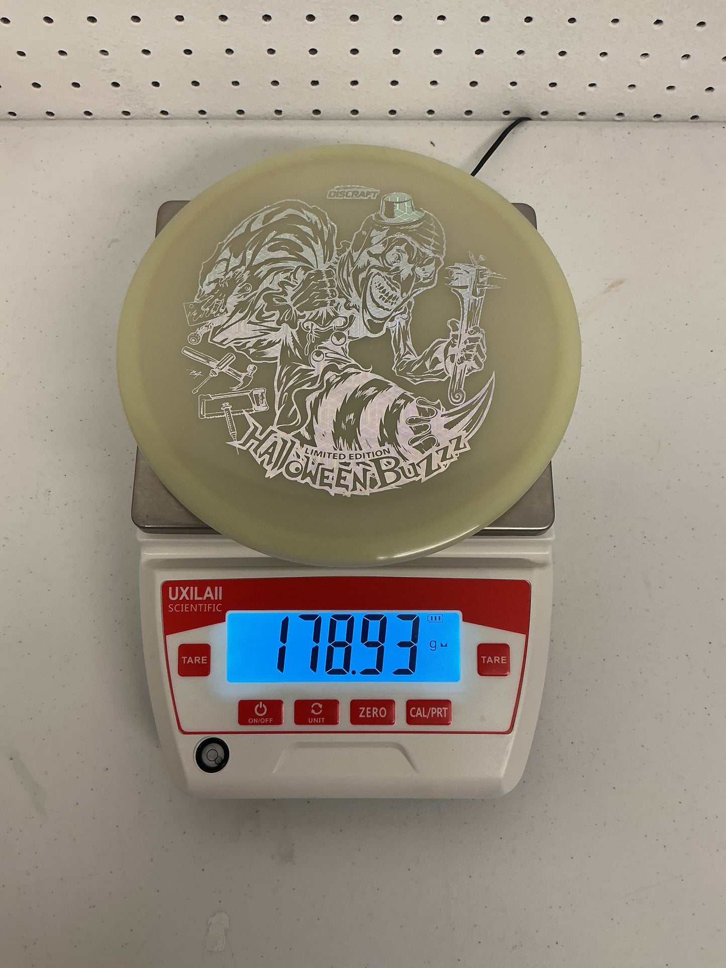 Discraft Mega-Glo Buzzz - 2025 Halloween Special Edition