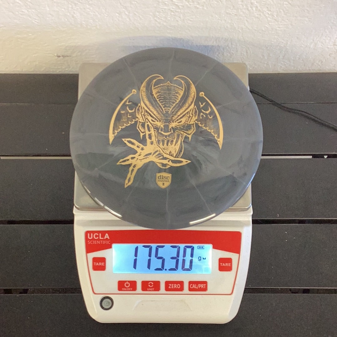 Discmania Lux Vapor Paradigm (Les White Zombie Gremlin)