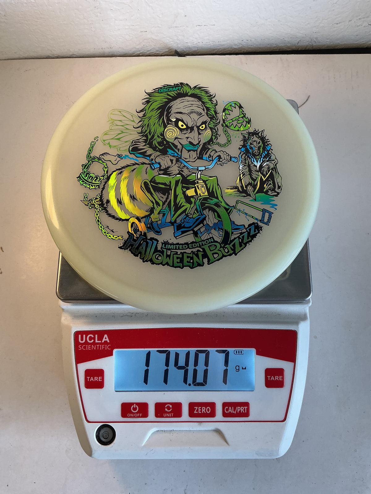 Discraft Mega-Glo Buzzz - 2026 Halloween Special Edition
