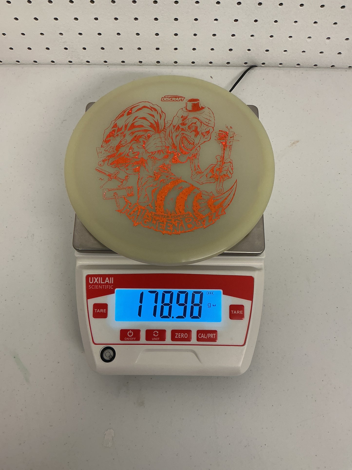 Discraft Mega-Glo Buzzz - 2025 Halloween Special Edition