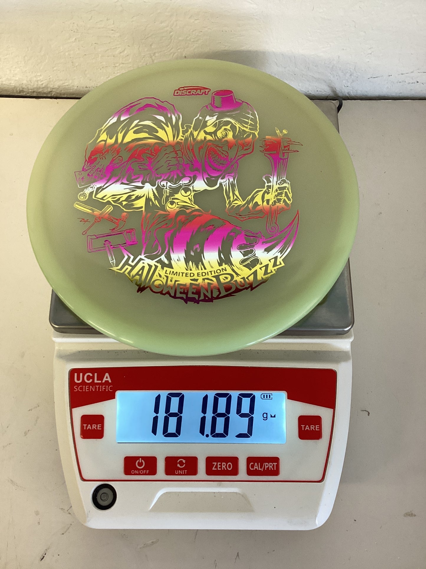 Discraft Mega-Glo Buzzz - 2025 Halloween Special Edition