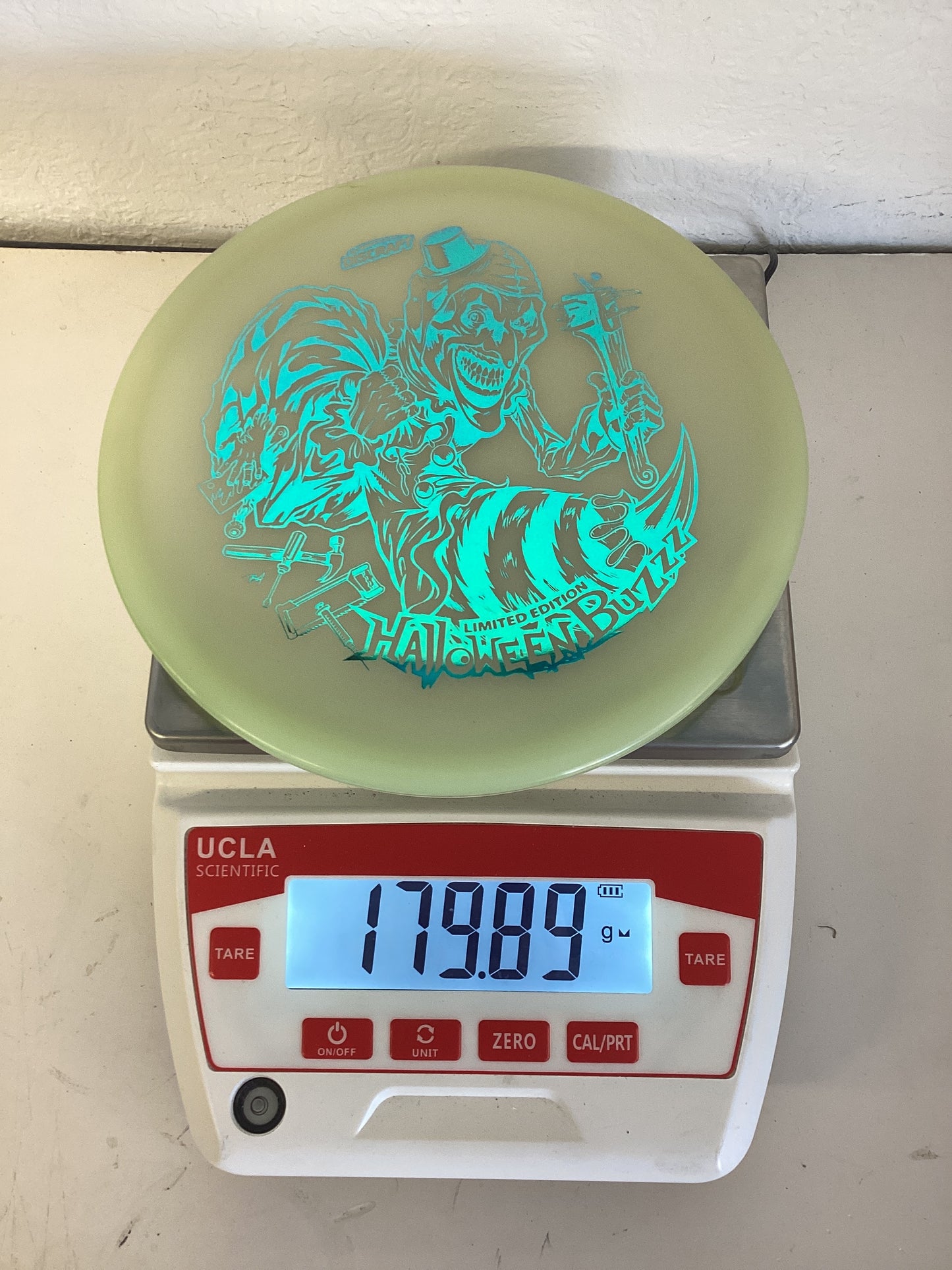 Discraft Mega-Glo Buzzz - 2025 Halloween Special Edition
