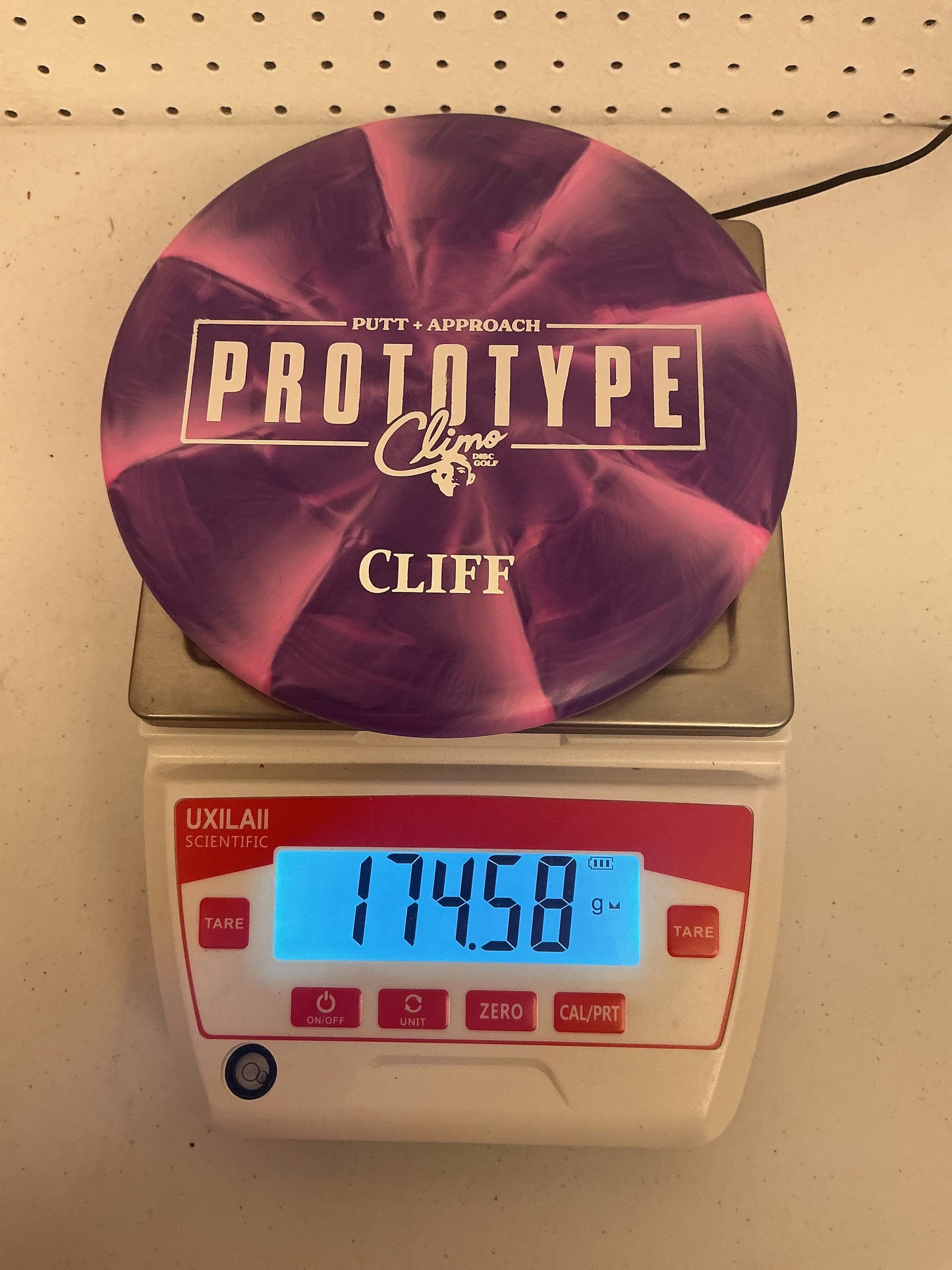 Climo Disc Golf Trophy Line Cliff - Prototype