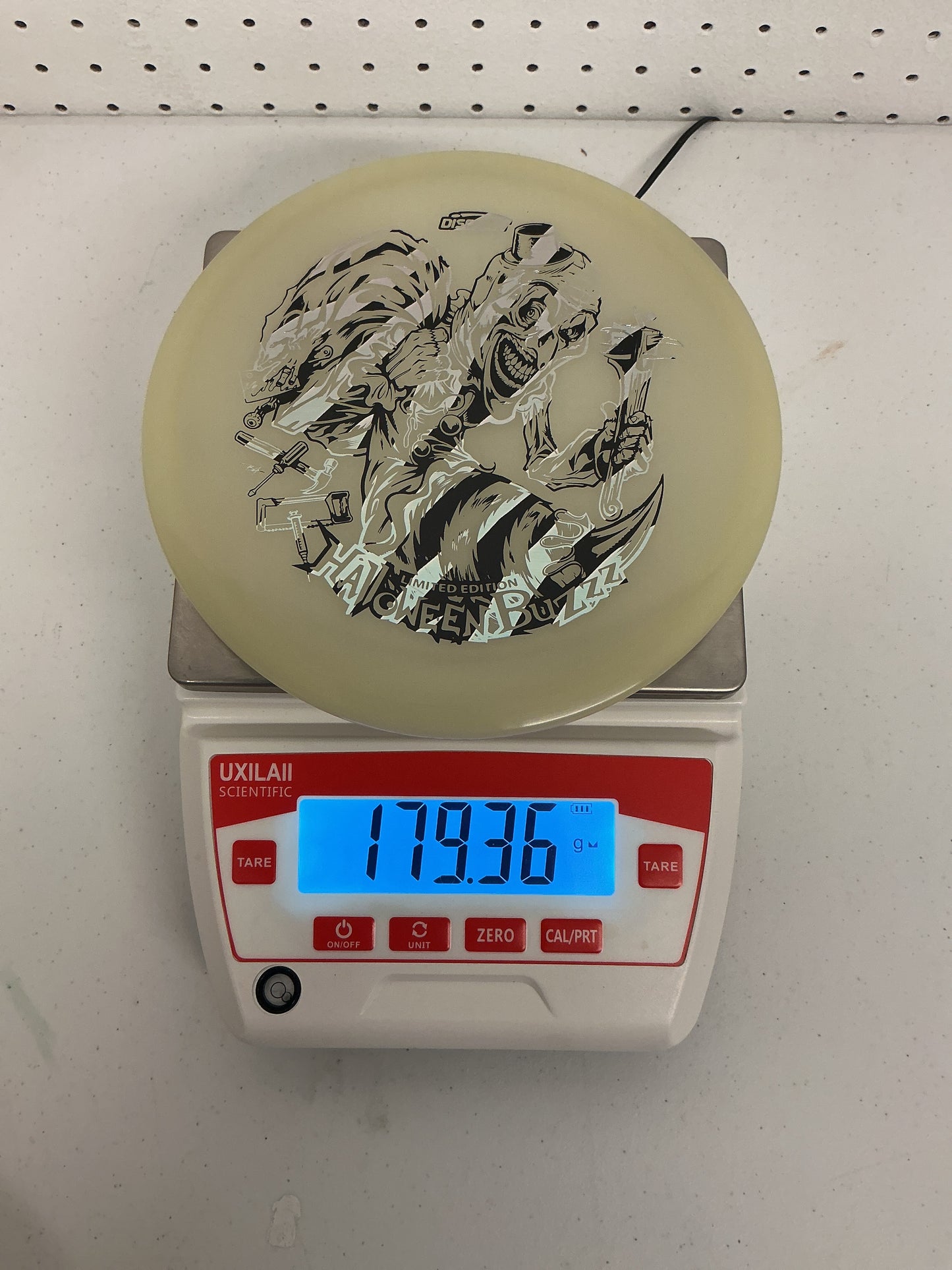 Discraft Mega-Glo Buzzz - 2025 Halloween Special Edition