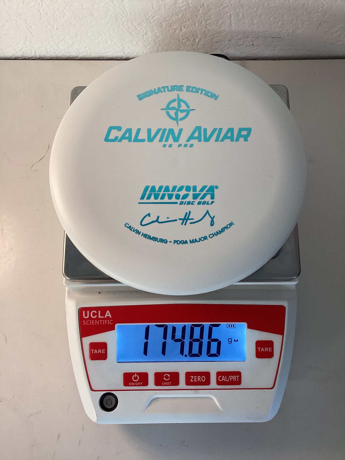 Innova KC Pro Aviar -  Calvin Heimburg Super White Signature Edition