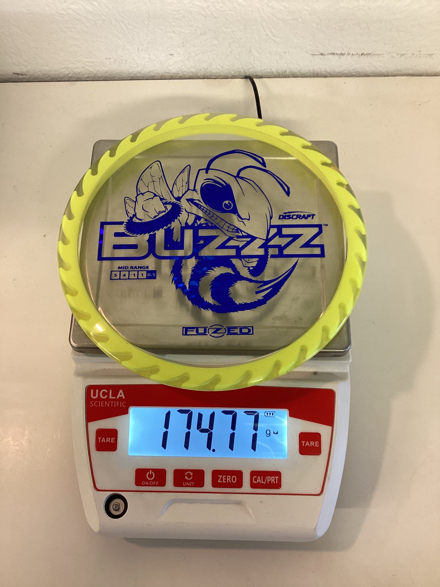 Discraft Fuzed Line Buzzz with Saw Pattern