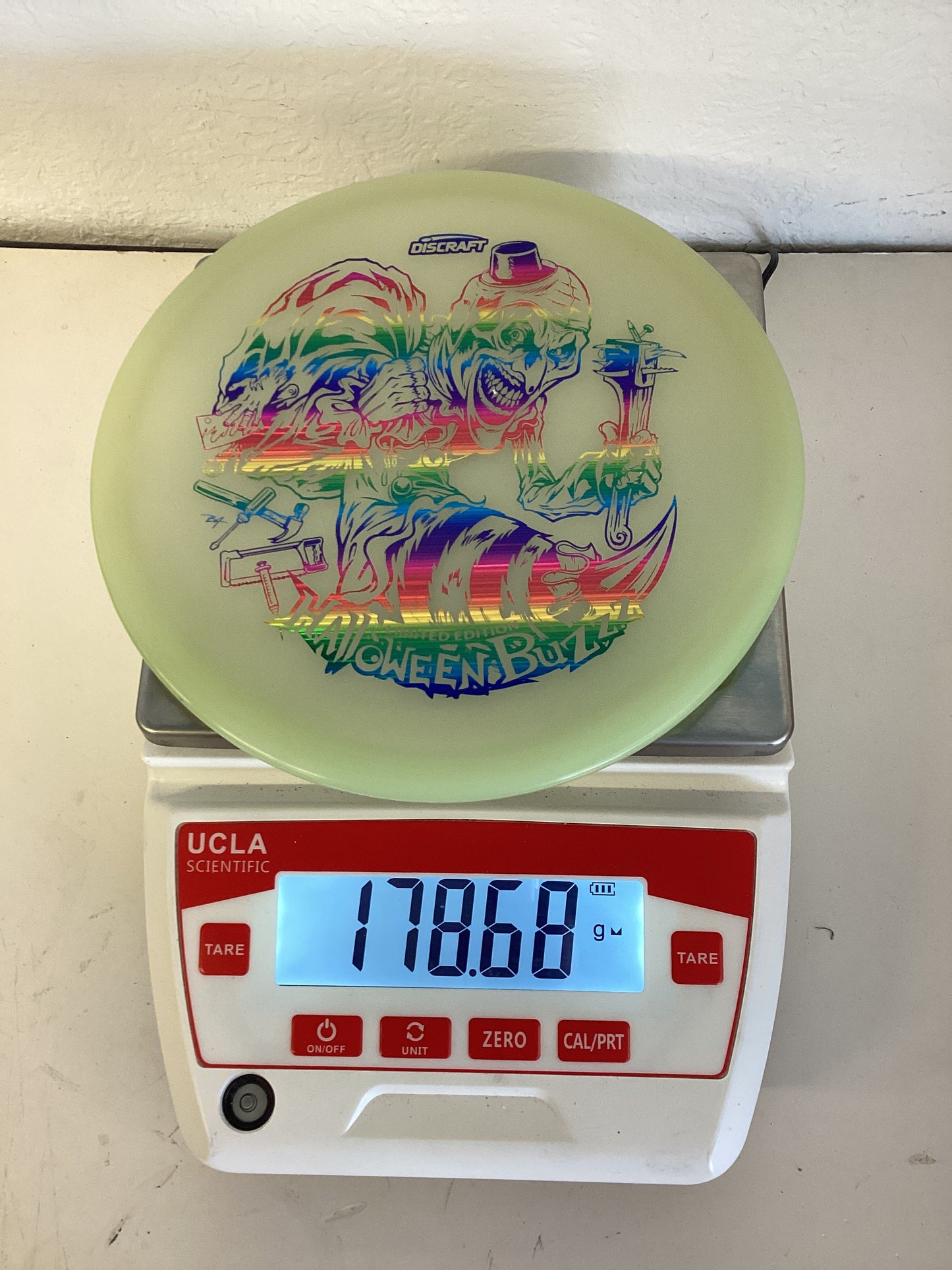 Discraft Mega-Glo Buzzz - 2025 Halloween Special Edition