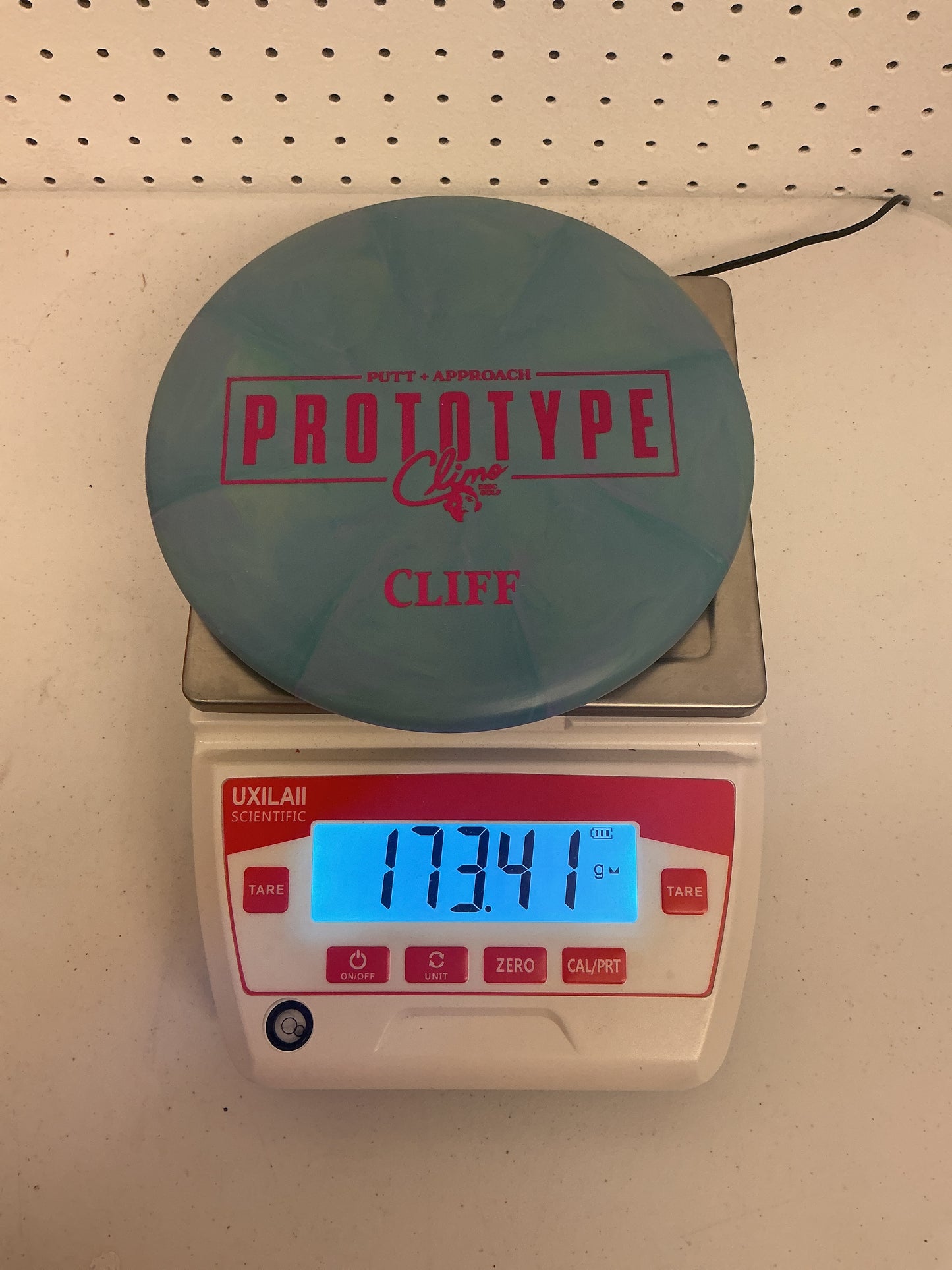 Climo Disc Golf Trophy Line Cliff - Prototype