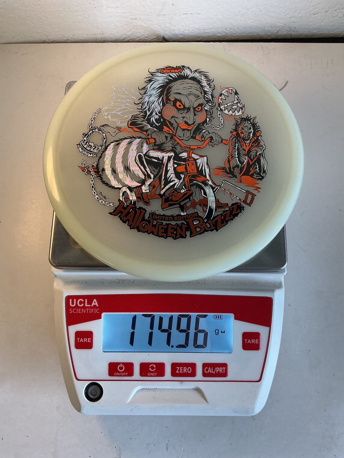 Discraft Mega-Glo Buzzz - 2026 Halloween Special Edition