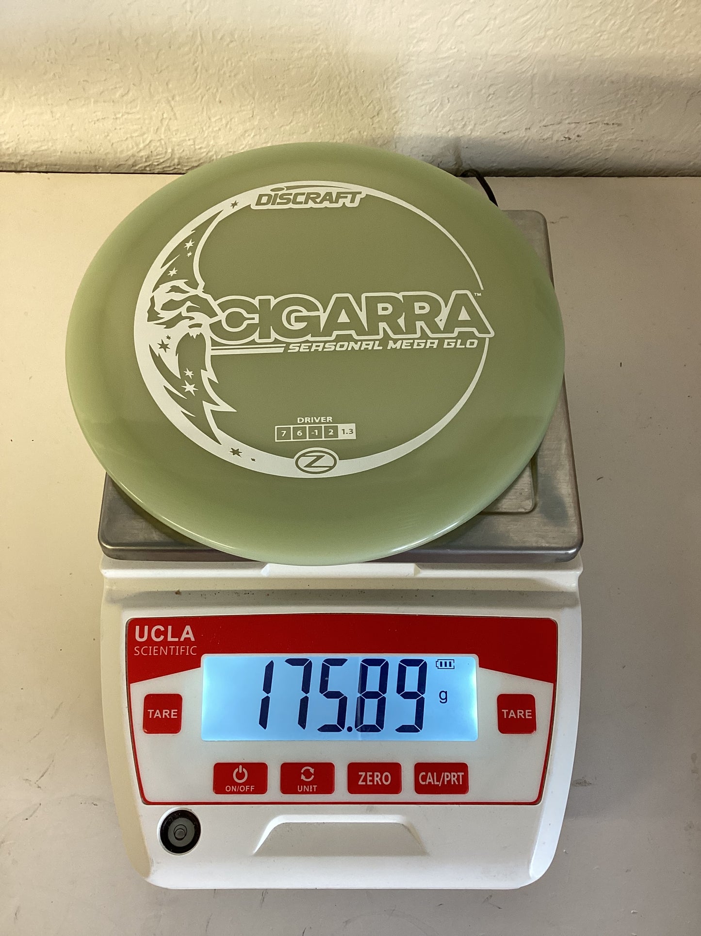 Discraft Seasonal Mega Glo Cigarra
