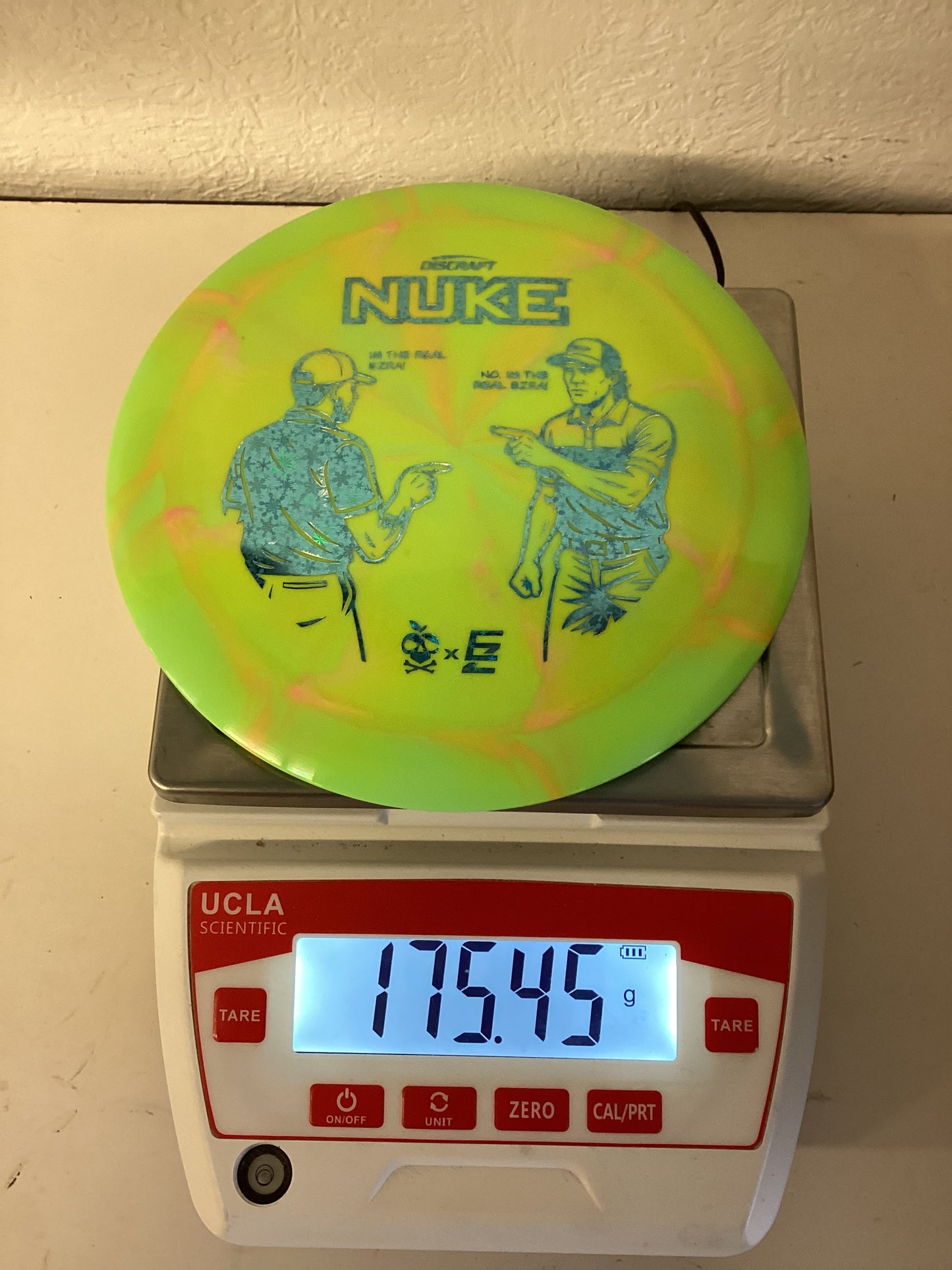 Discraft ESP Swirl Nuke - Ezra vs Ezra Collaboration