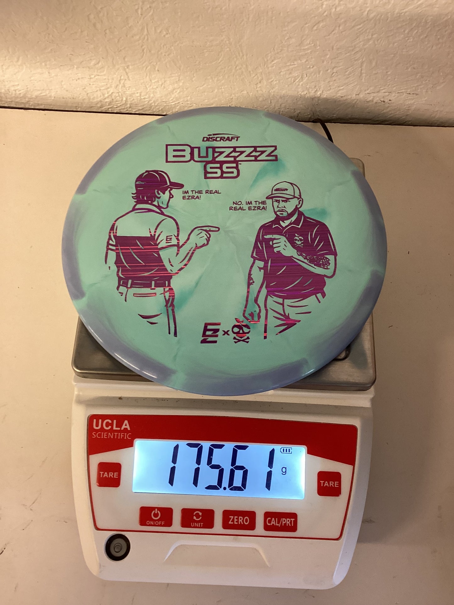 Discraft ESP Swirl Buzzz SS - Ezra vs Ezra Collaboration