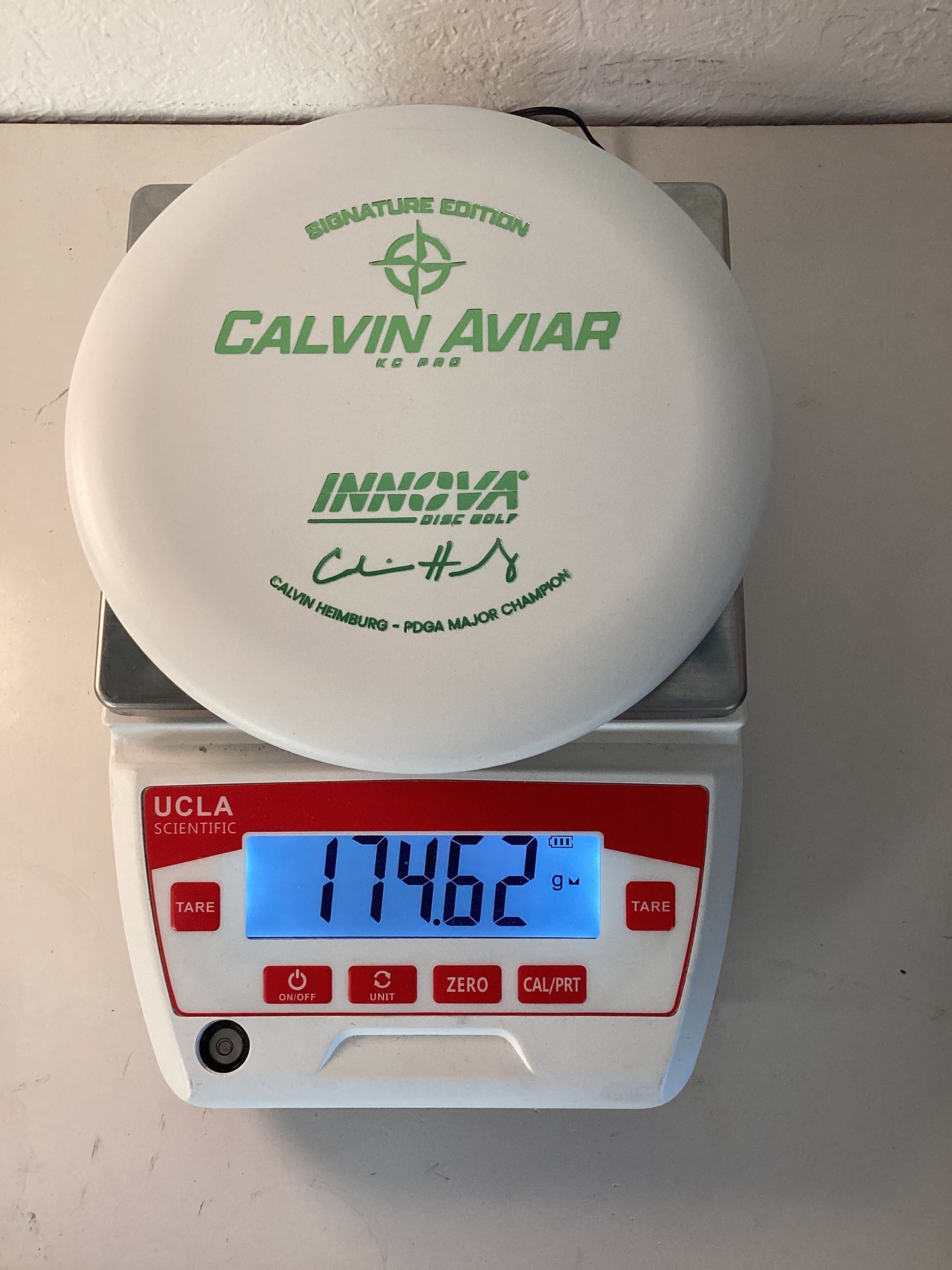 Innova KC Pro Aviar -  Calvin Heimburg Super White Signature Edition