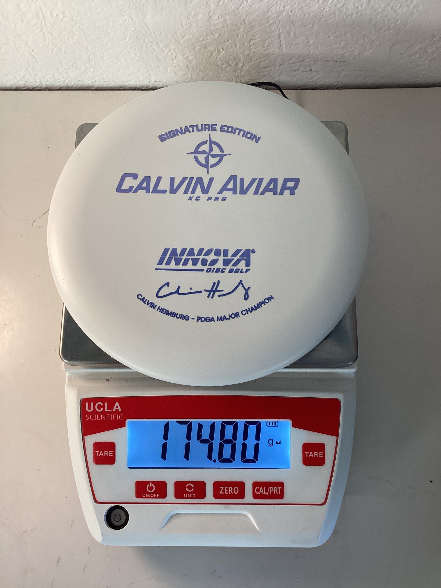 Innova KC Pro Aviar -  Calvin Heimburg Super White Signature Edition