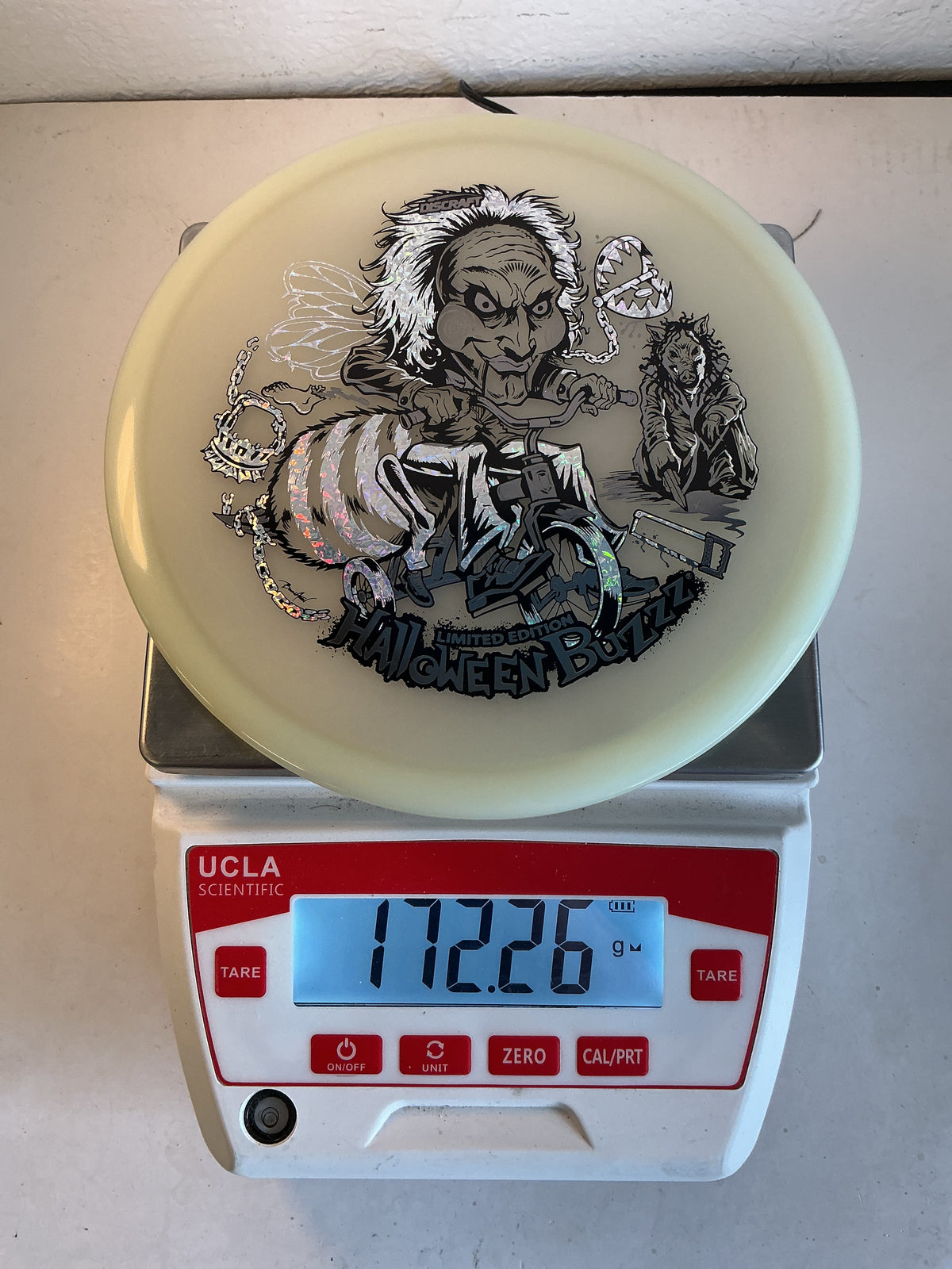 Discraft Mega-Glo Buzzz - 2026 Halloween Special Edition