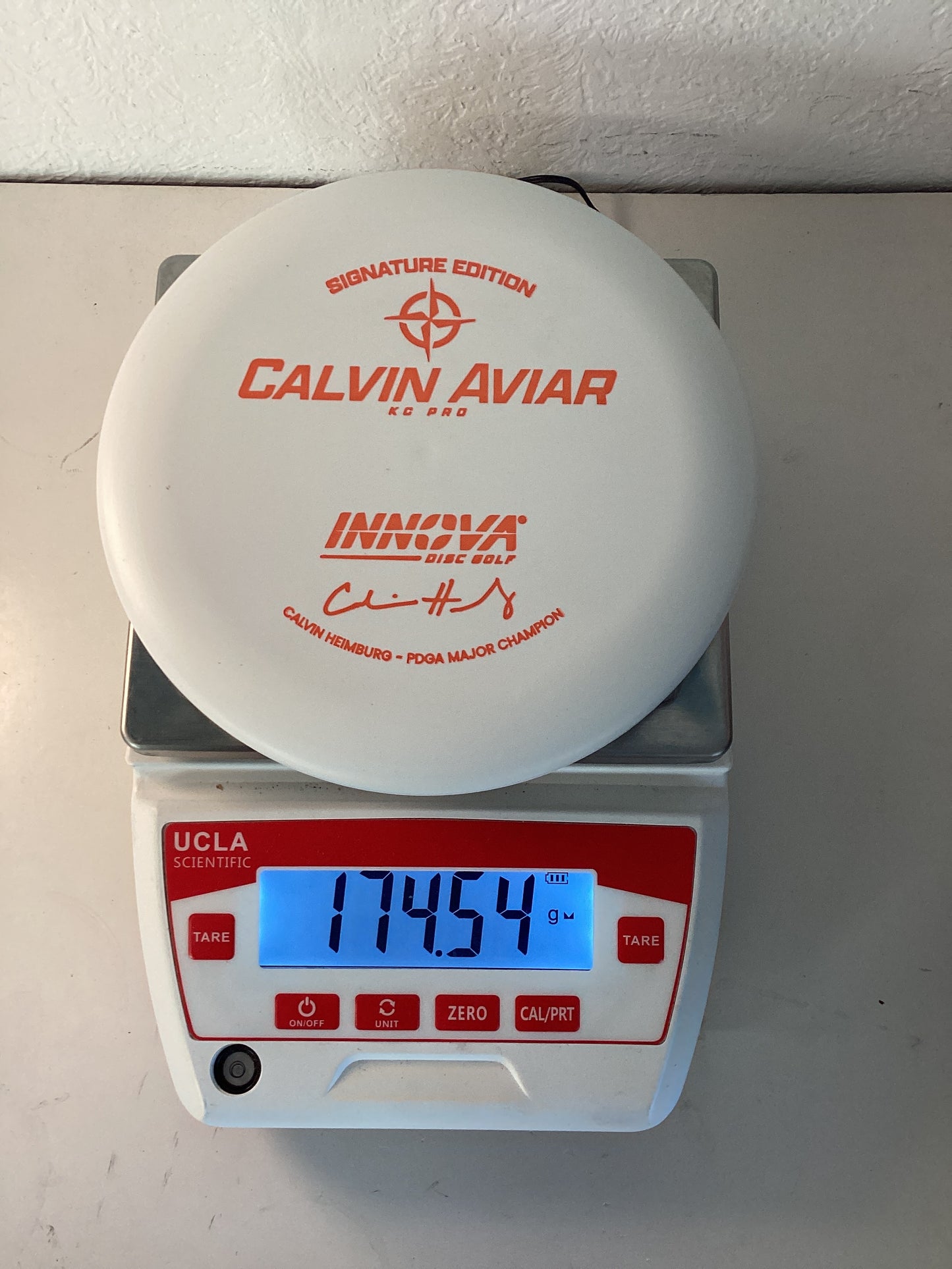Innova KC Pro Aviar -  Calvin Heimburg Super White Signature Edition