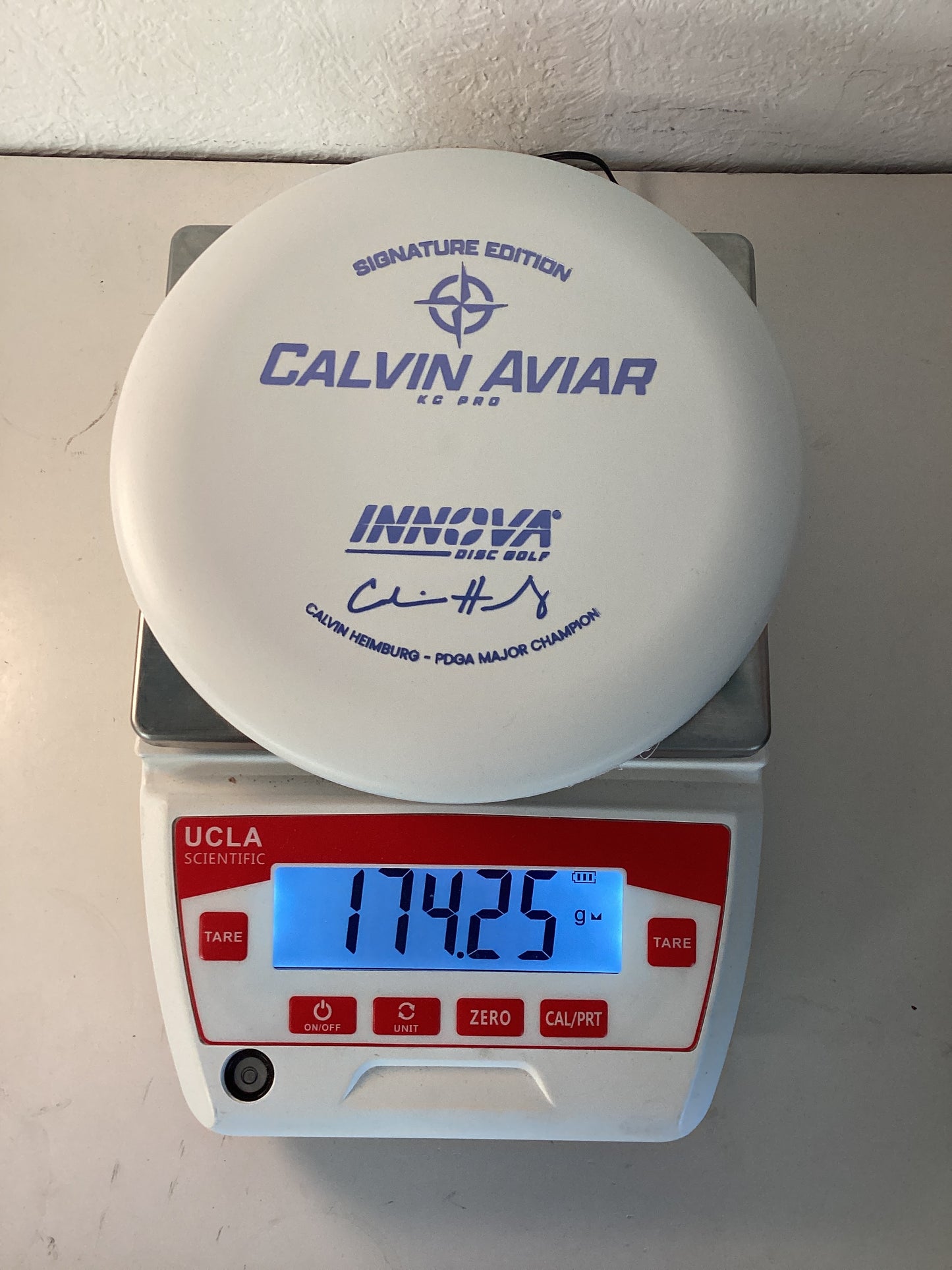 Innova KC Pro Aviar -  Calvin Heimburg Super White Signature Edition