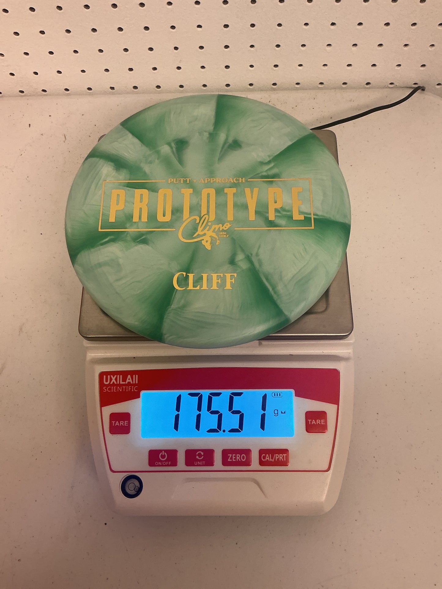 Climo Disc Golf Trophy Line Cliff - Prototype