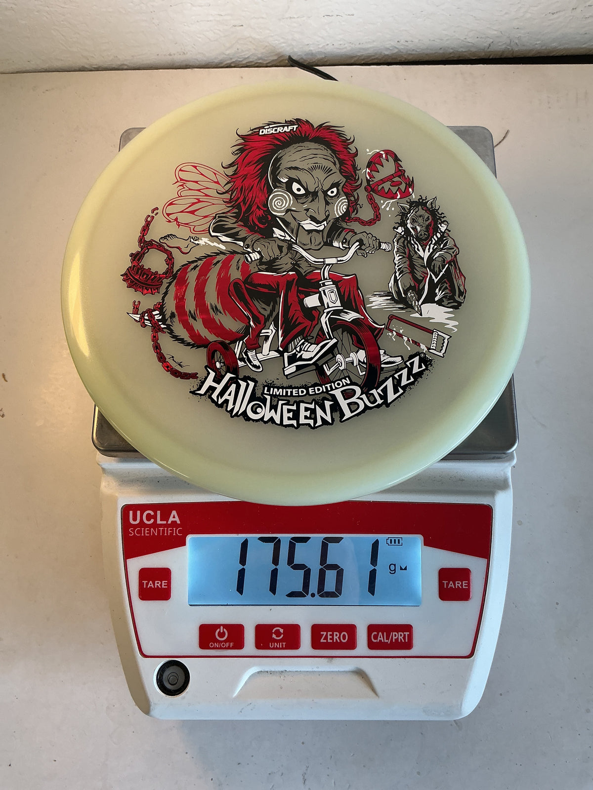 Discraft Mega-Glo Buzzz - 2026 Halloween Special Edition
