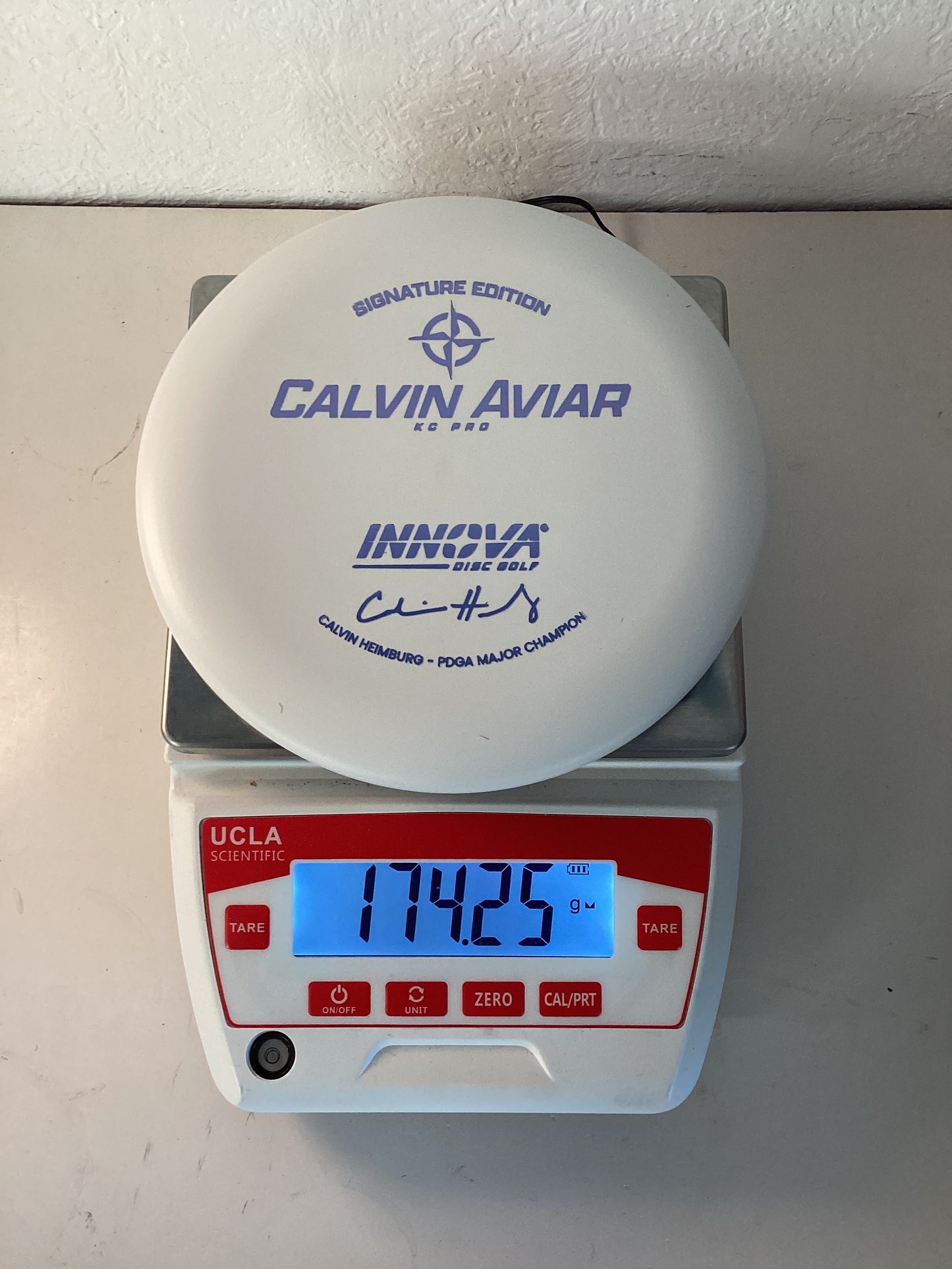 Innova KC Pro Aviar -  Calvin Heimburg Super White Signature Edition