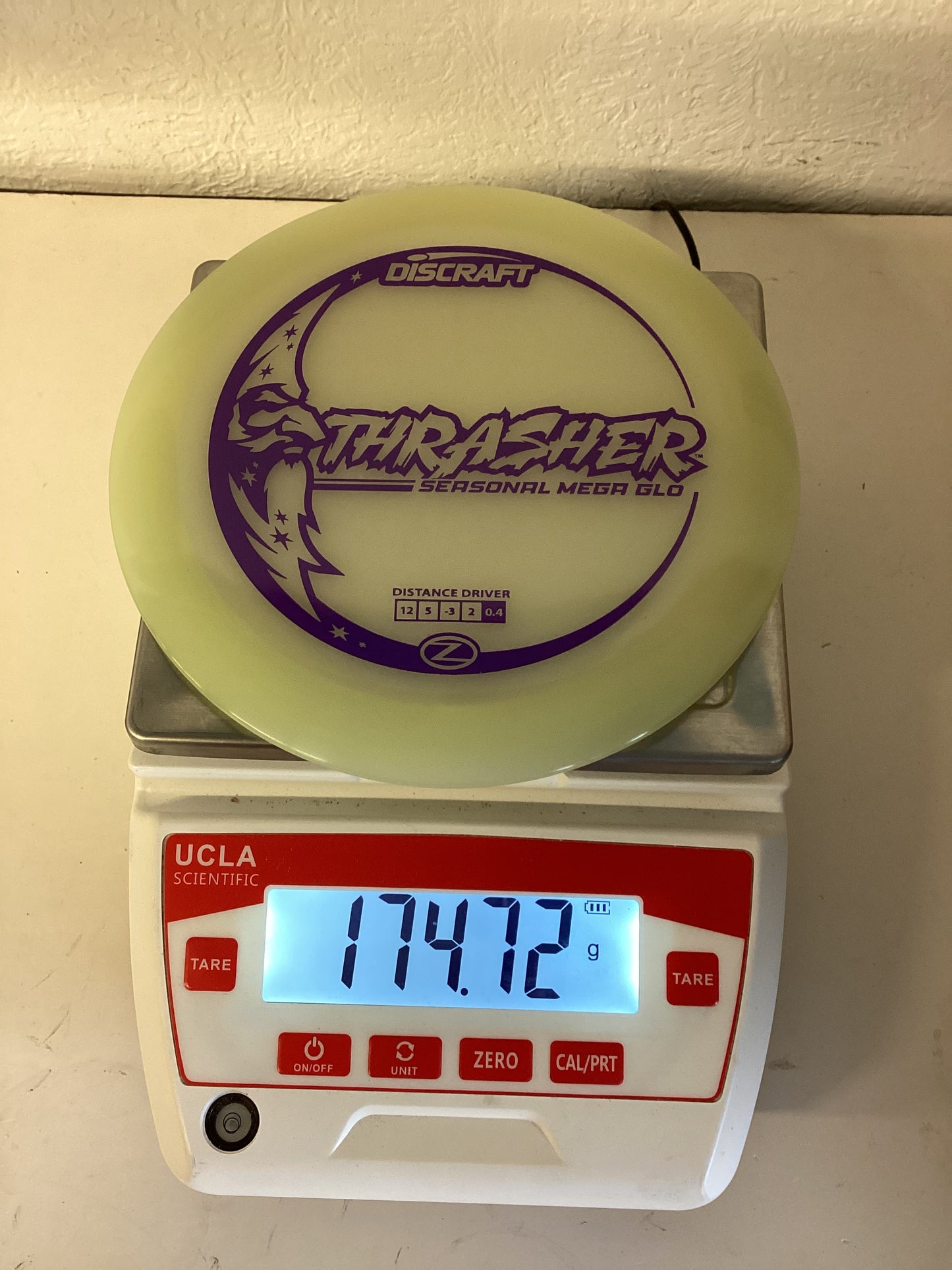 Discraft Seasonal Mega Glo Thrasher