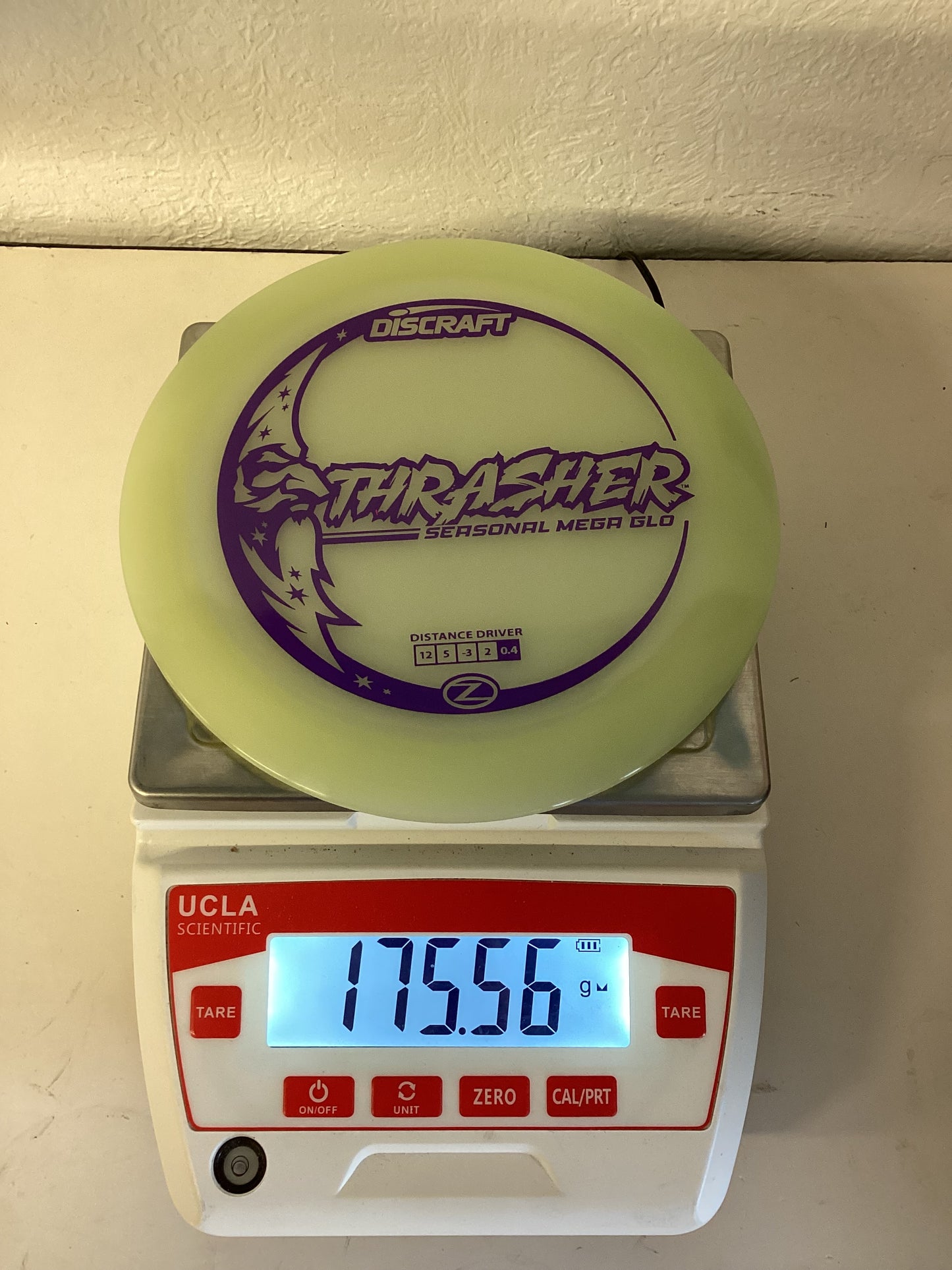 Discraft Seasonal Mega Glo Thrasher
