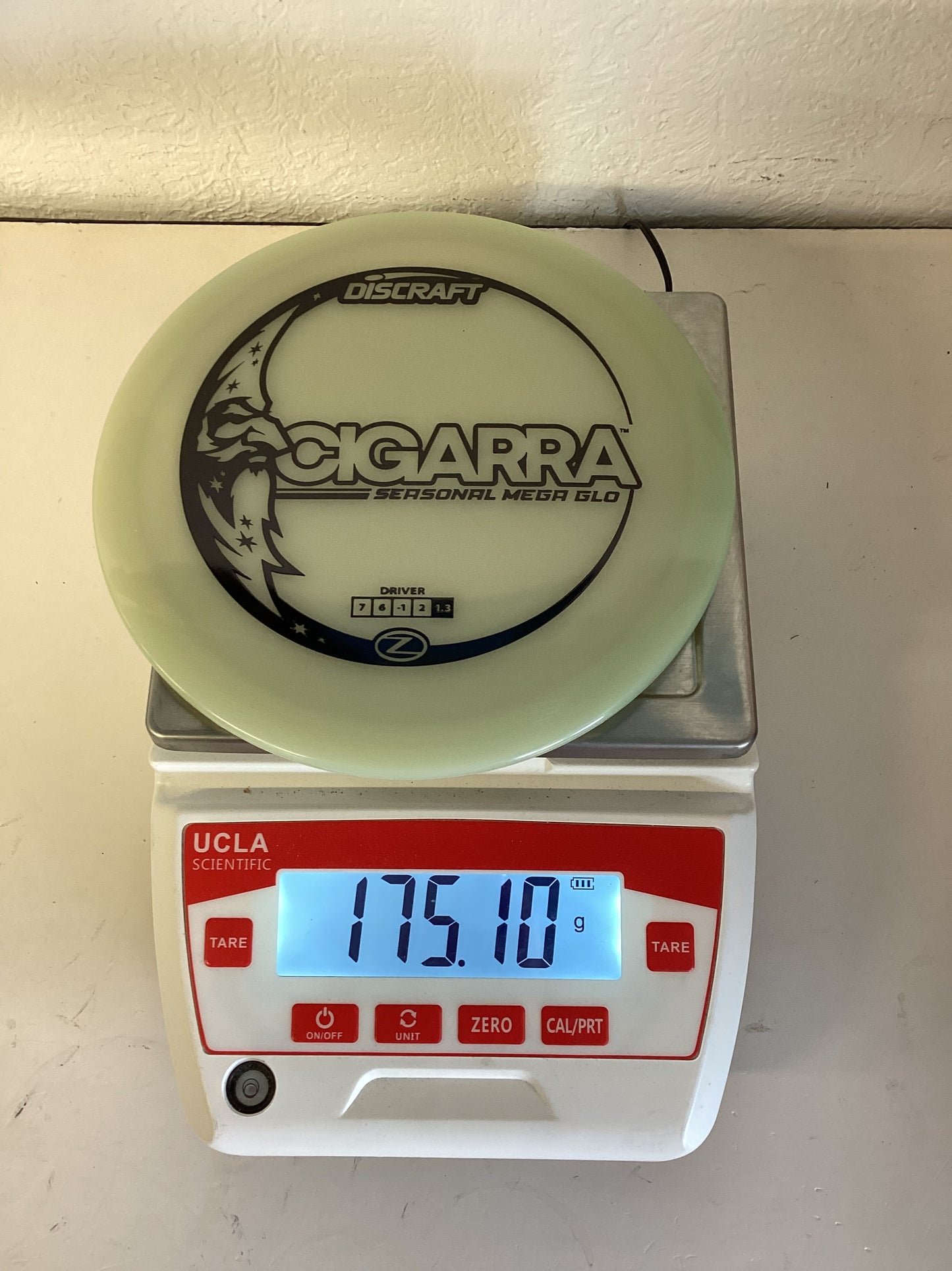 Discraft Seasonal Mega Glo Cigarra