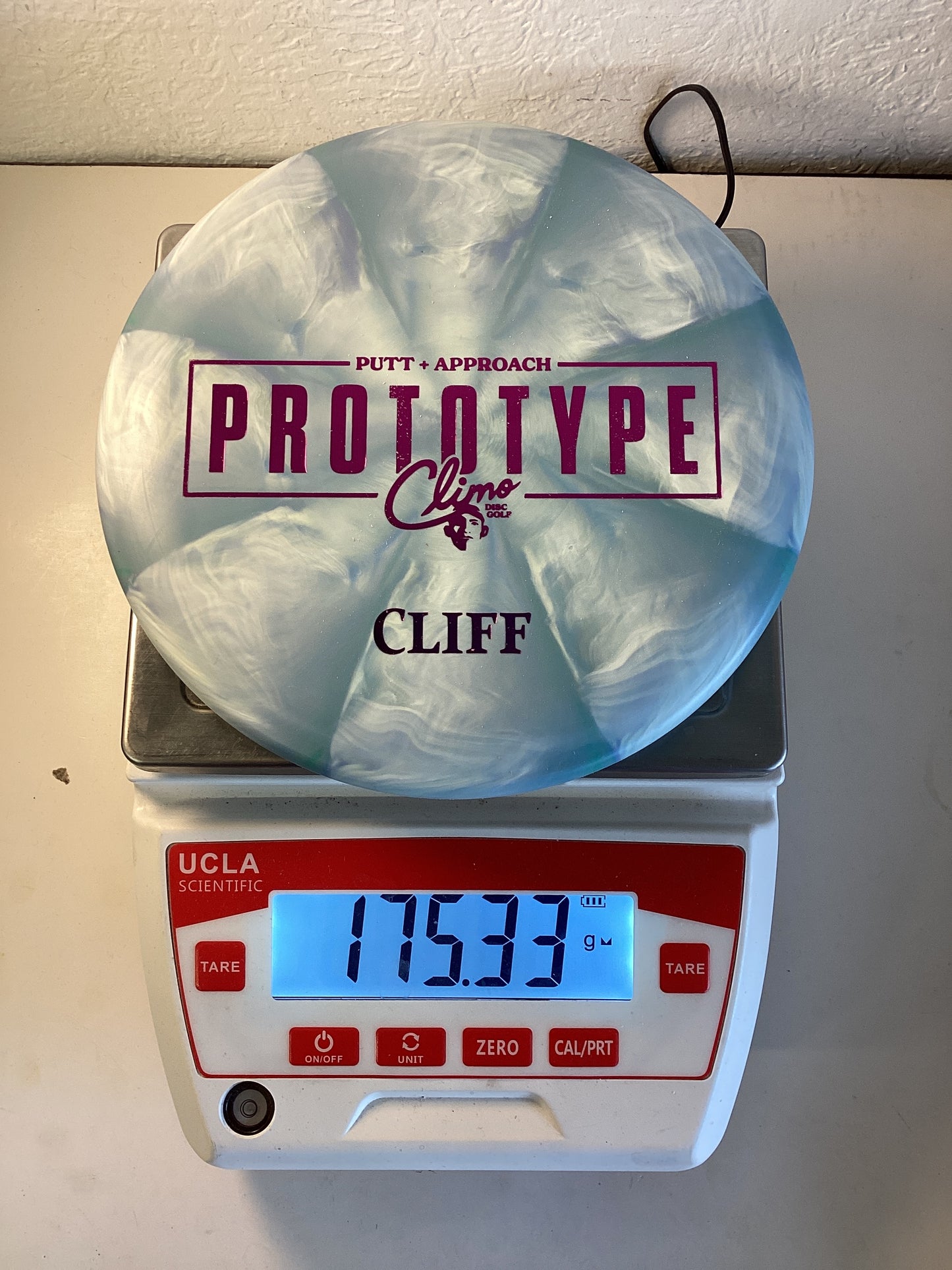 Climo Disc Golf Trophy Line Cliff - Prototype