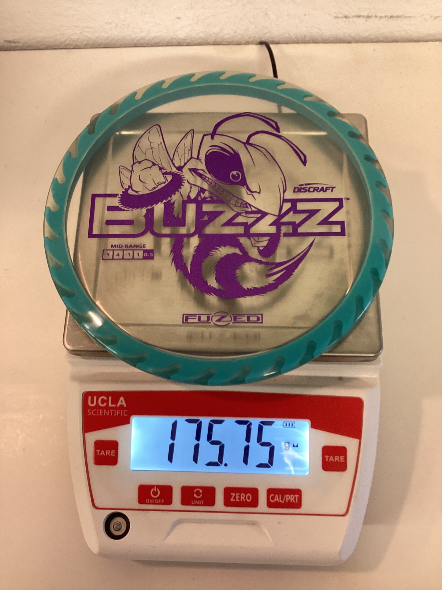 Discraft Fuzed Line Buzzz with Saw Pattern