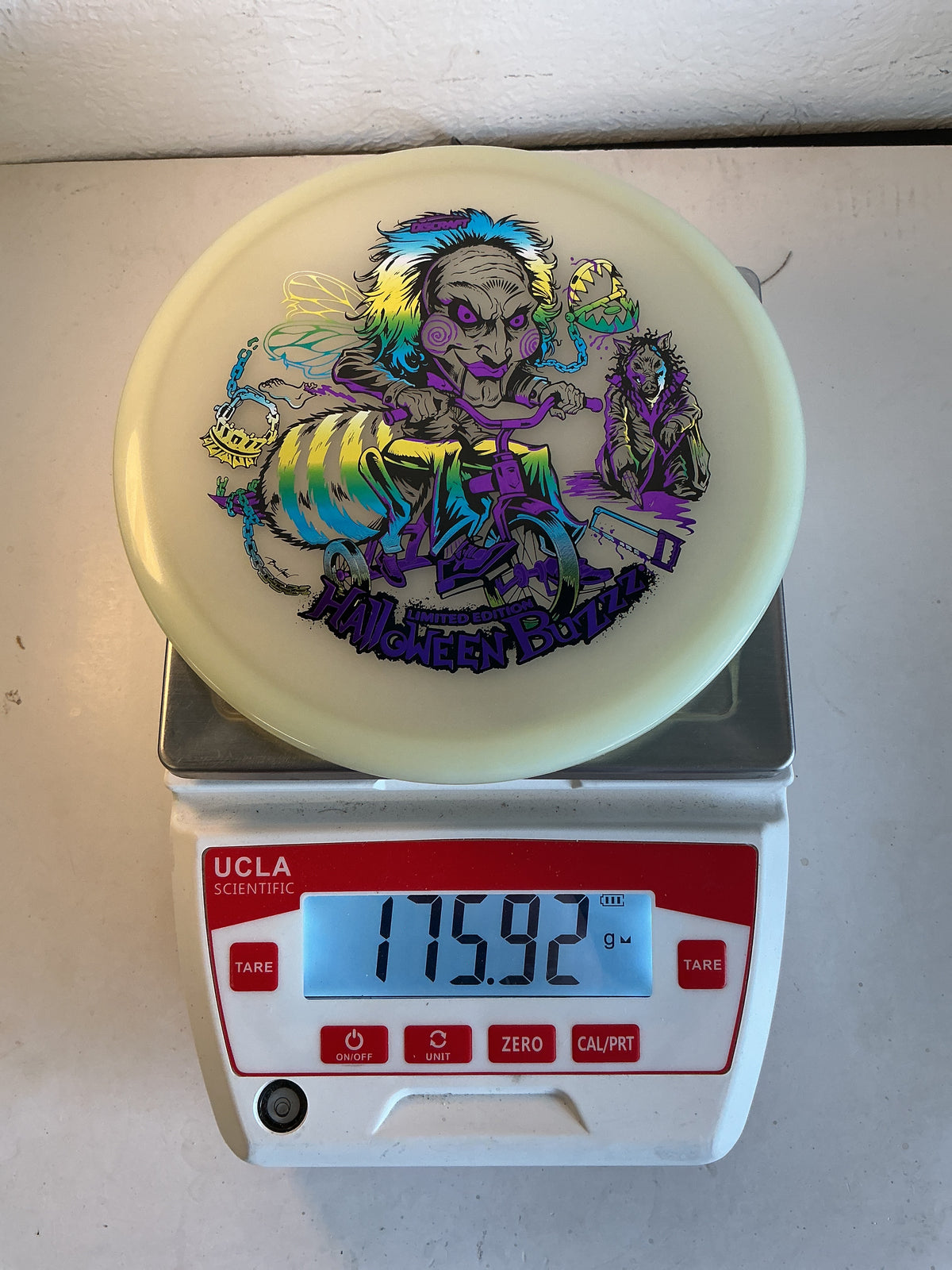 Discraft Mega-Glo Buzzz - 2026 Halloween Special Edition