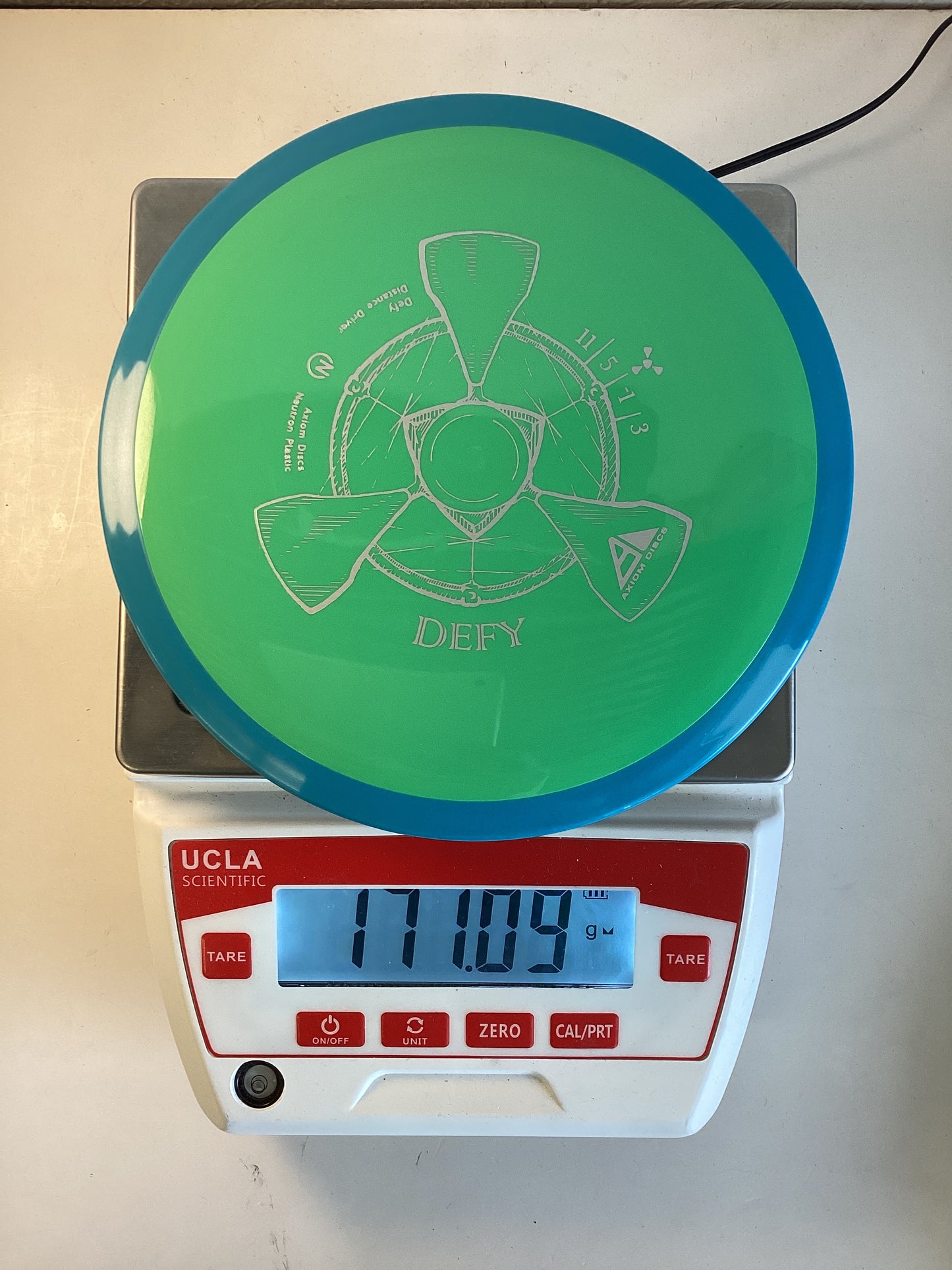 Axiom Neutron Defy