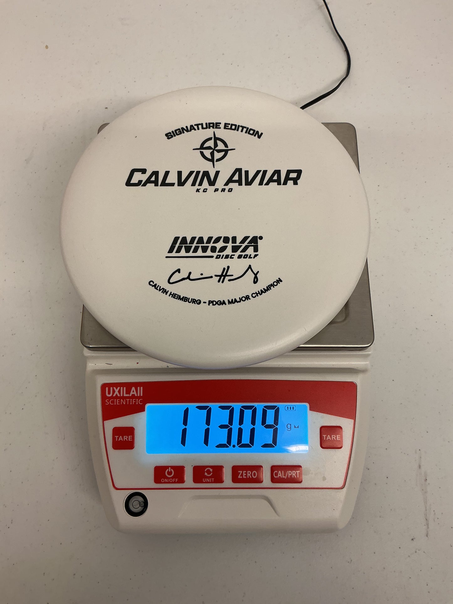 Innova KC Pro Aviar -  Calvin Heimburg Super White Signature Edition