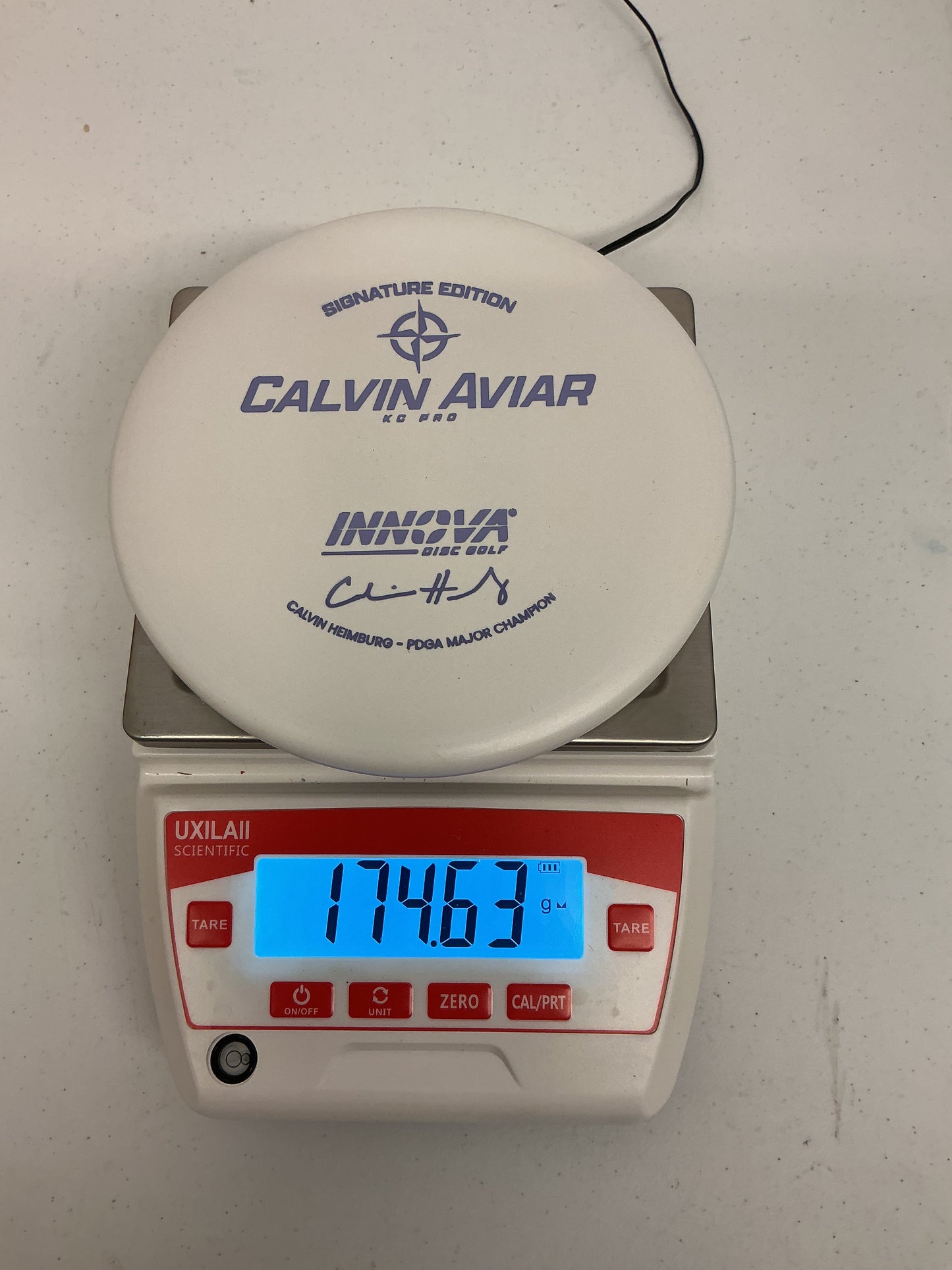 Innova KC Pro Aviar -  Calvin Heimburg Super White Signature Edition