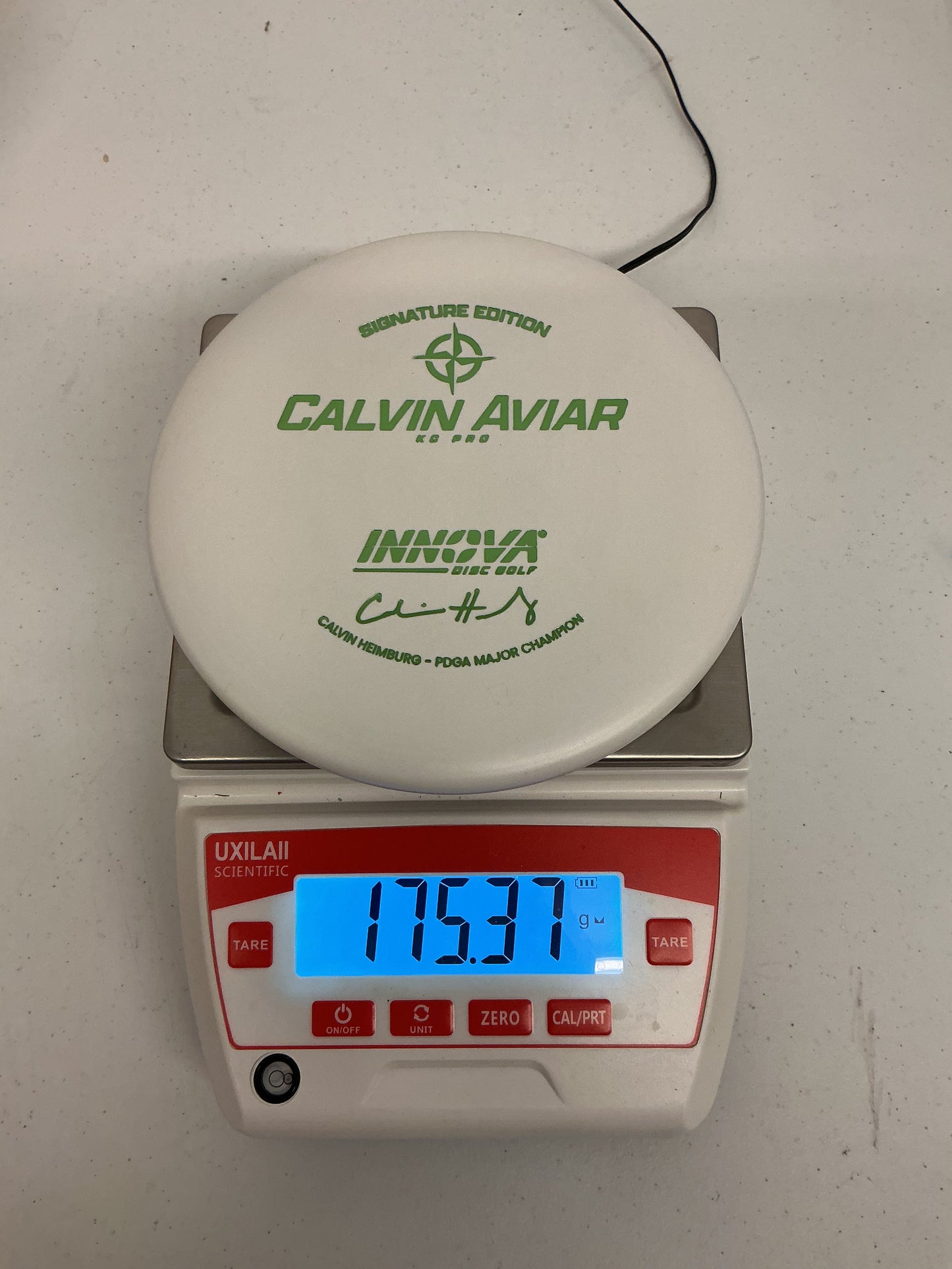 Innova KC Pro Aviar -  Calvin Heimburg Super White Signature Edition