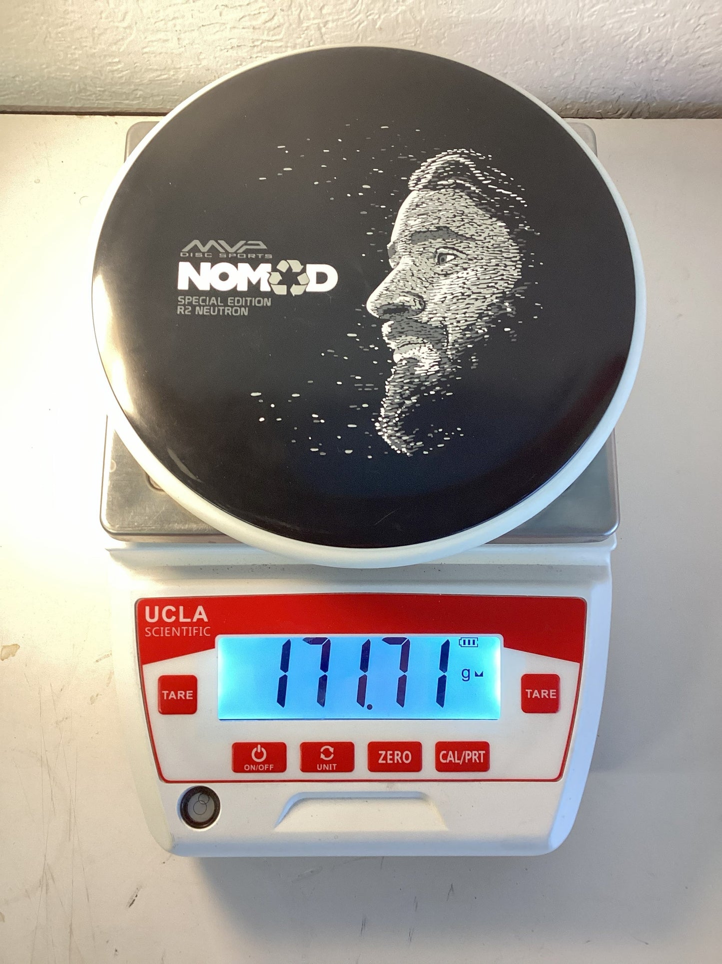 MVP-R2-Nomad-Black/White-171.71g PRE-OWNED