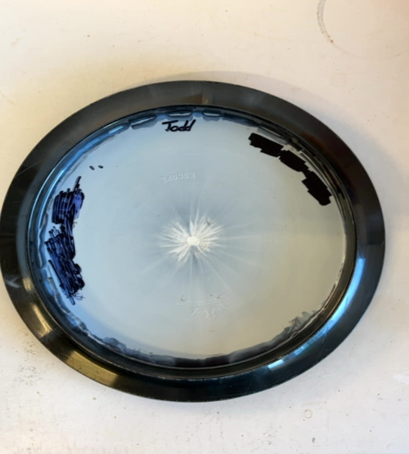 Dynamic Discs-Fuzion-Escape-White-Black-172.79g PRE-OWNED
