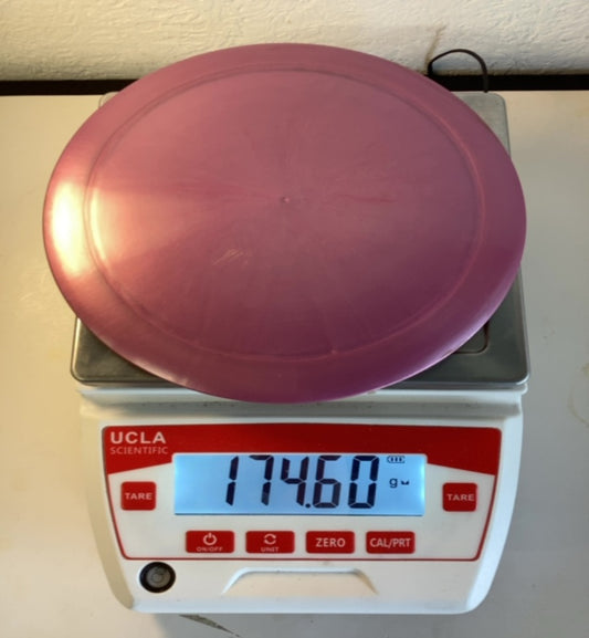 Discraft-Titanium-Nuke-Purple-174.60g PRE-OWNED