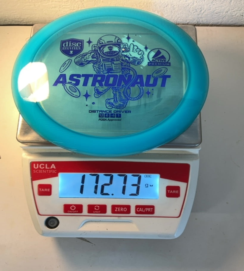 Discmania-Active Premium-Astronaut-Blue-172.73g PRE-OWNED