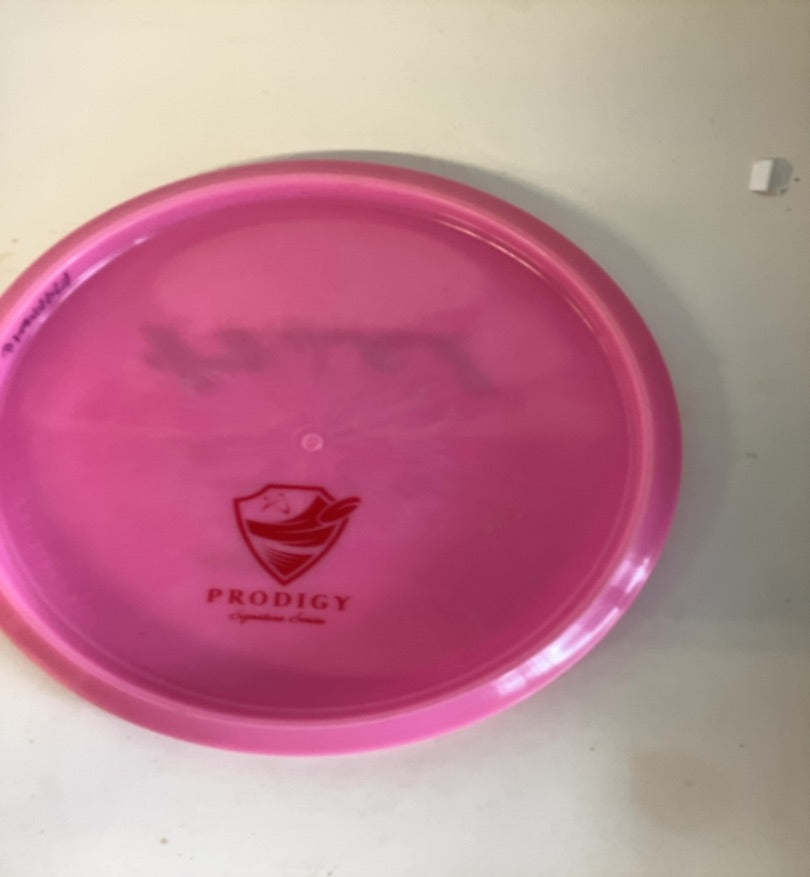 Prodigy-400G-M4-Cale-Leviska-Tour-Signature-Series-Pink-179.32g PRE-OWNED