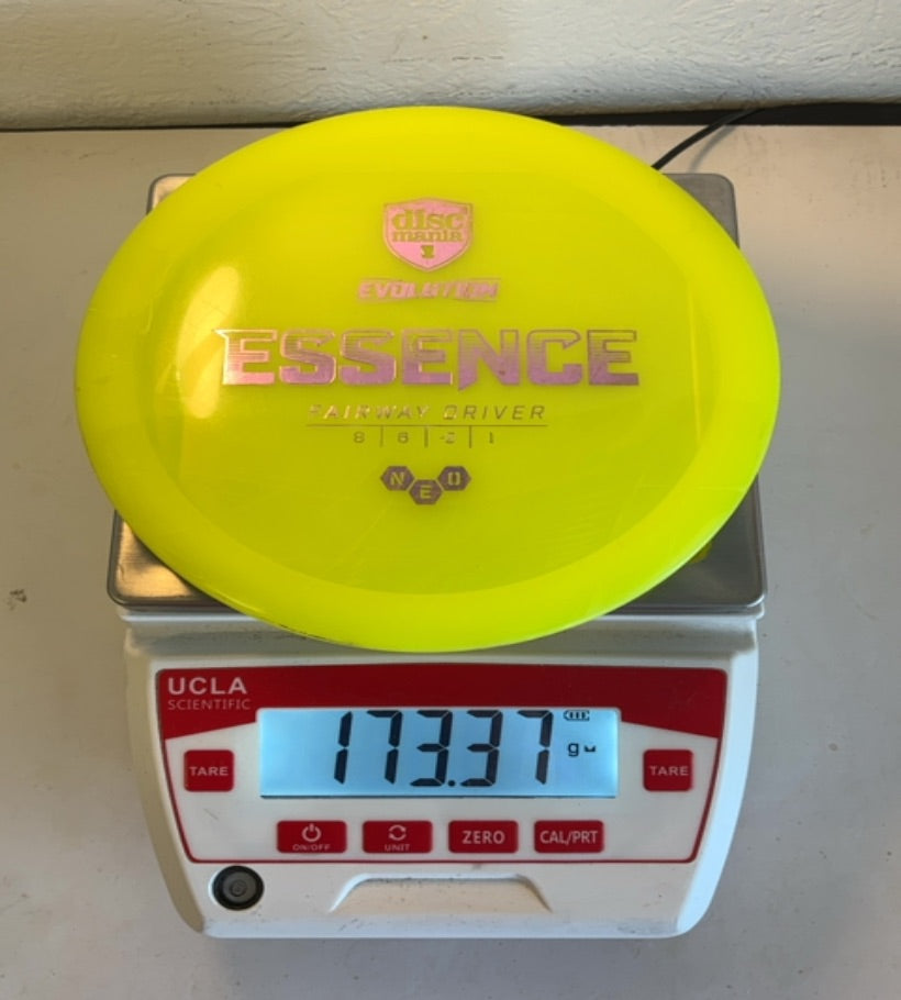 Discmania-Neo-Essence-Yellow-173.37g PRE-OWNED